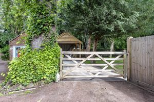 Photo 33- click for photo gallery